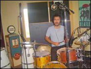 Olivier Fairfield batterie et percussions.